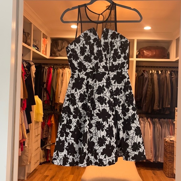 BCBGeneration Black and White Cocktail Dress Sz:2 - Picture 2 of 7